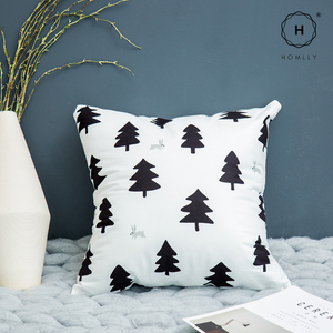 Homlly Patti Art Cushion Cover
