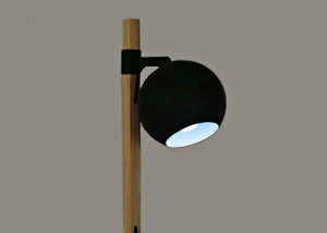 í_ga Desk Lamp